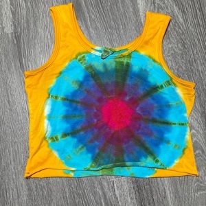 Tye dip crop top